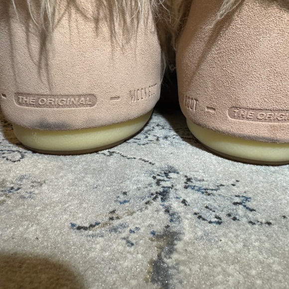 Moon Boot Icon Yeti Pale Pink Faux Fur Boots - Picture 11 of 14